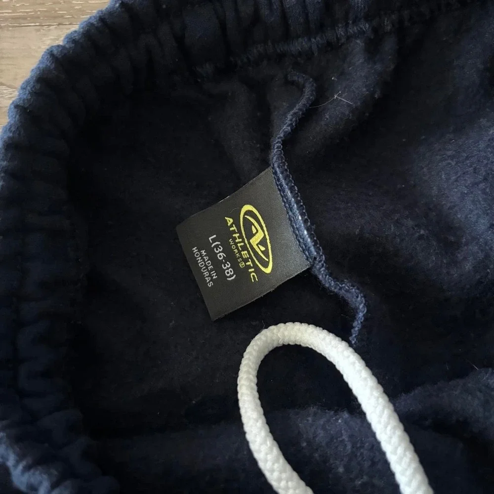 Vintage Y2K/2000s Navy Blue Essential Comfy Sweatpants! Fits M